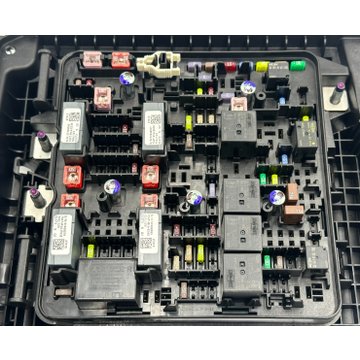 Module - Power Distribution, V - Power Distribution Module, FUSE A06-90283-000 - Freightliner