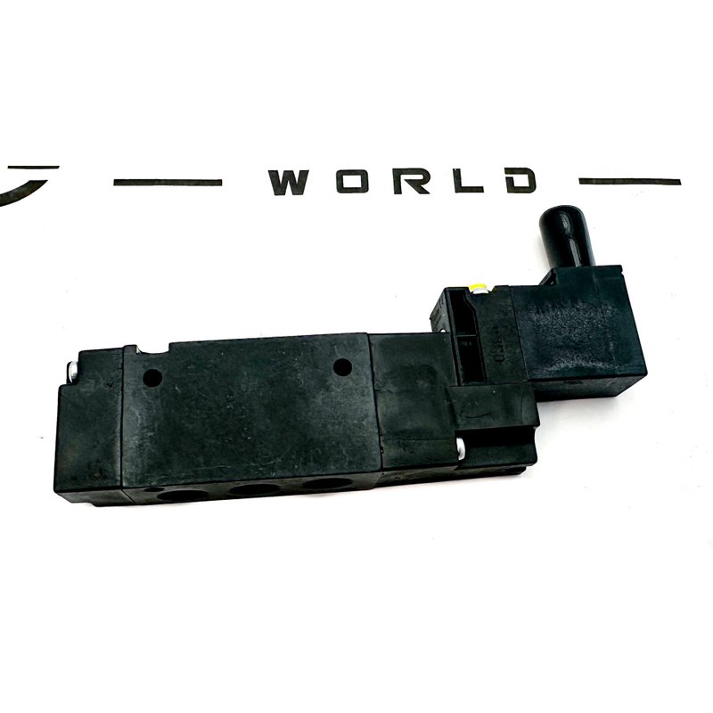 B Series 4 Way Valve B3E0BE547C - Parker Hannifin