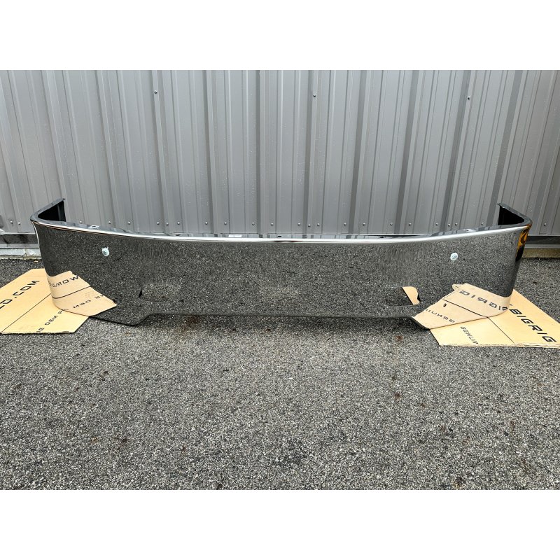 T680 Bumper TX05S0018-23TF - Valley Chrome