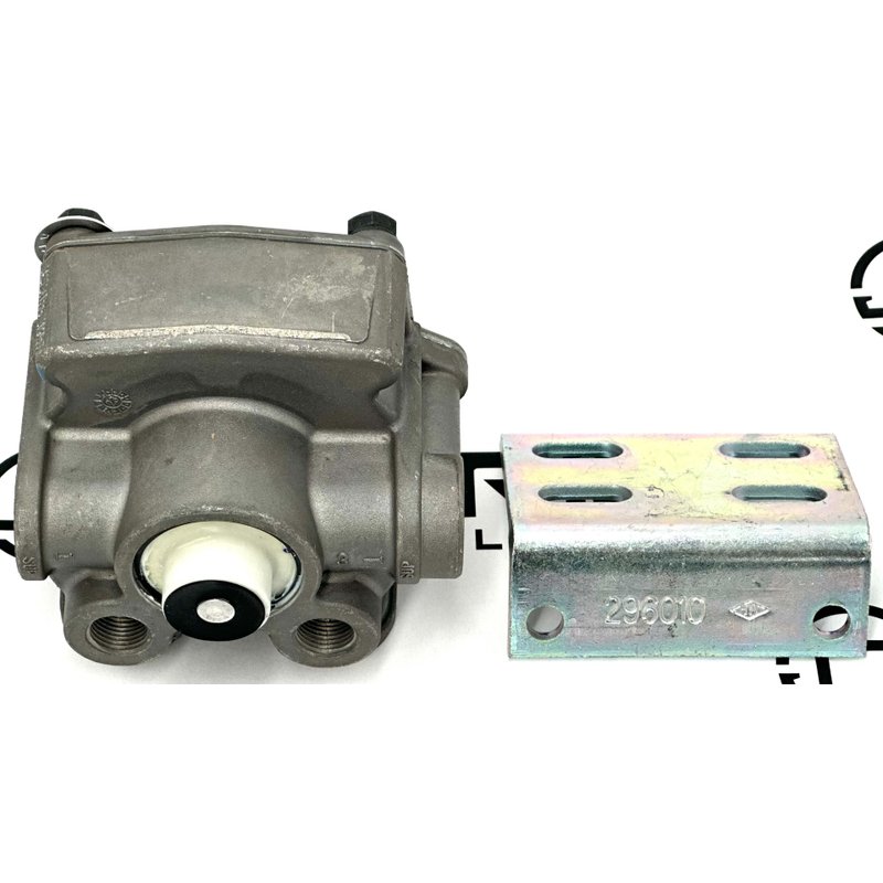 R-12P Pilot Relay Valve 065476 - Bendix