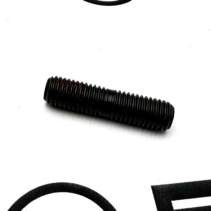 Stud 3905371 - Cummins