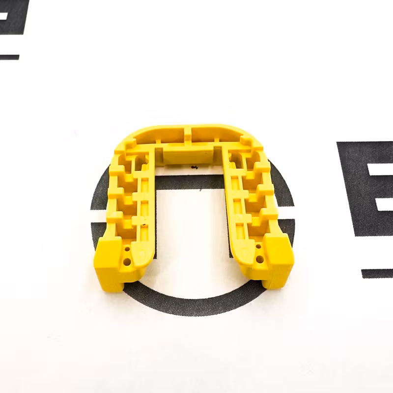 Plastic Clip, Fuel Service Part 1857676PE - Paccar Engine