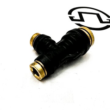 Fitting, Tee, Flex Tube Non-Metals 2035693C1 - International