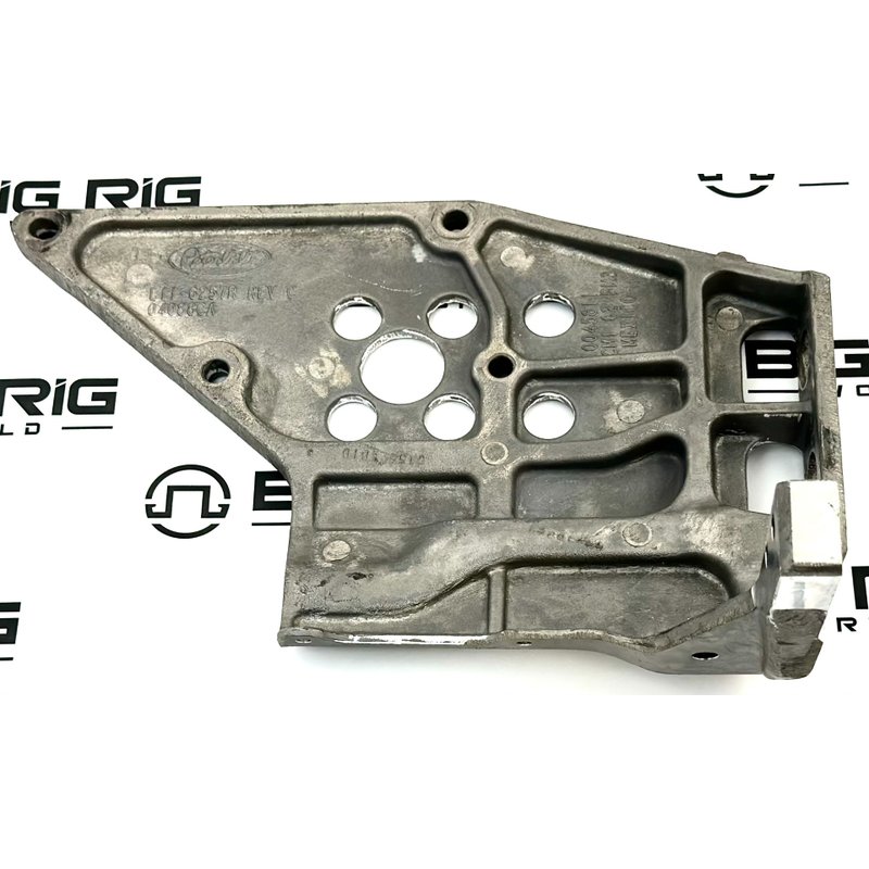 RH Upper Pivot Bracket L11-6257R - Peterbilt