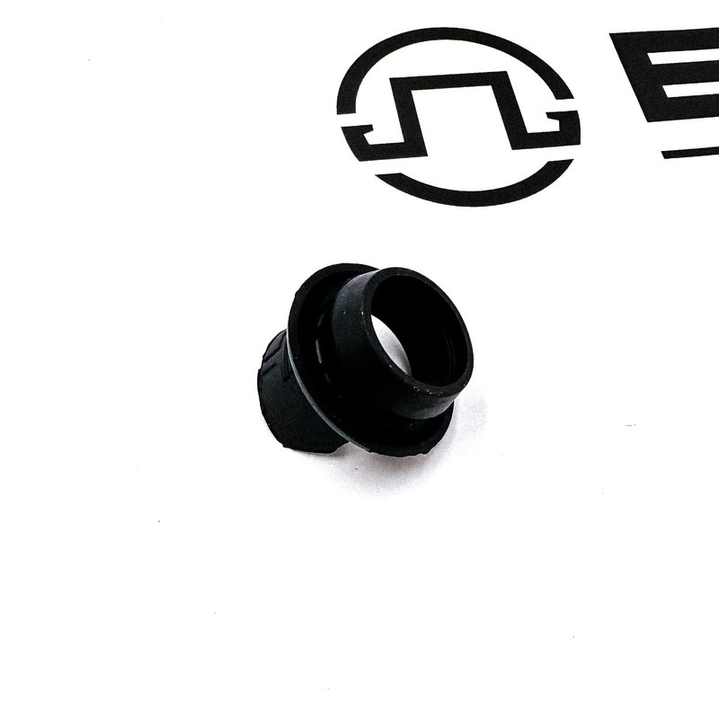 33-Series Hooded License Plate Grommet, 3/4-inch 33703 - Truck Lite
