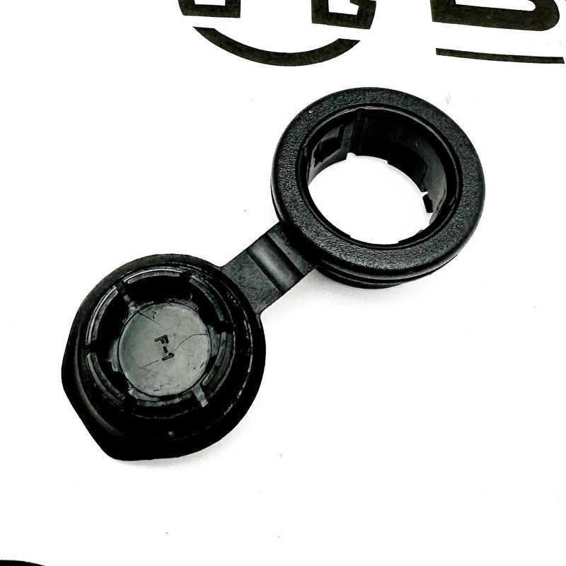 Cap - Power Port 10011019-10 - Paccar