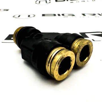 Connector - Y, PTC, .38NT, .38NT, .38NT 23-14401-001 - Freightliner