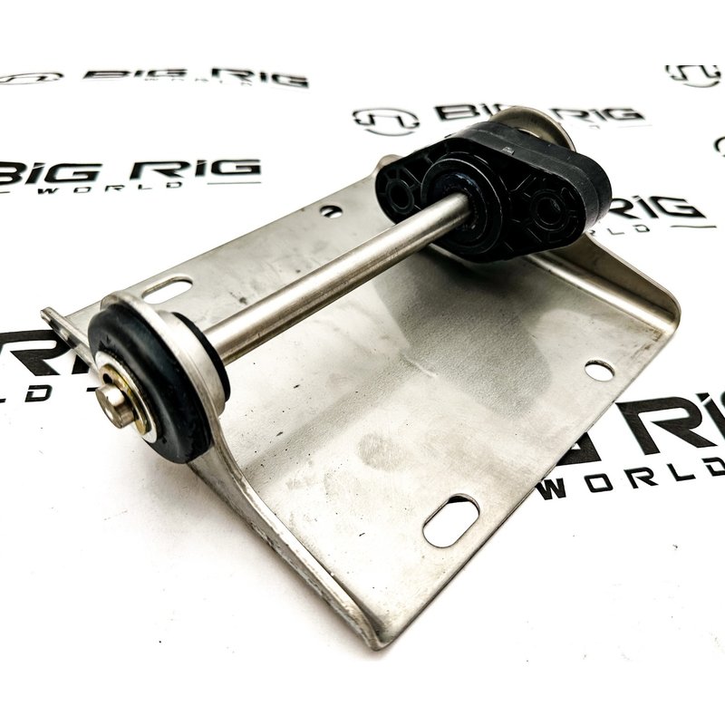 Isolated Pin Exhaust Bracket M11-8774-004 - Paccar