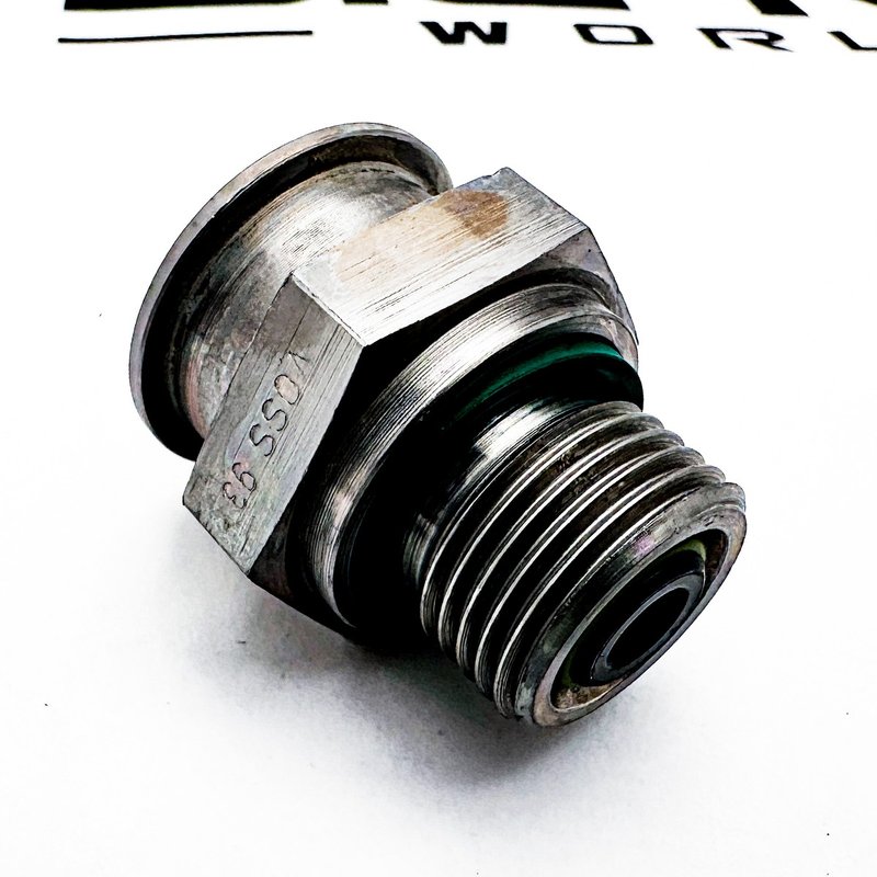 MX-13 Female QR Coupling M8 x 1.5 2268821PE - Paccar Engine
