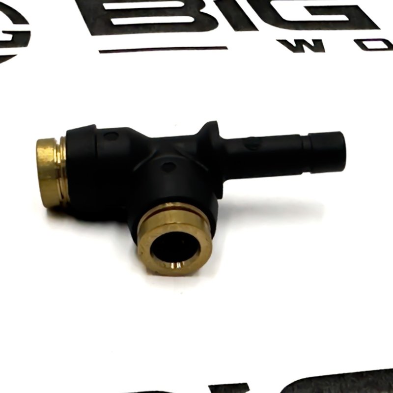 Run Tee Fitting  J2494 PTC to #4 STEM G38-1087-040404 - Paccar