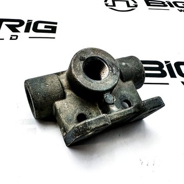 Frame Mount Tee Fitting 3/8 236056 - Bendix