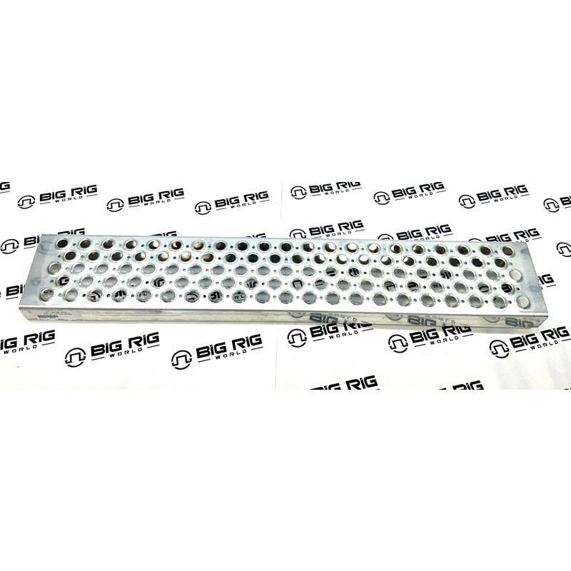 DPF/ SCR Box Step Polished M82-6057P - Kenworth