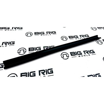 Seal - Glass Run Channel, Lower, Gvg 18-47999-000 - Freightliner