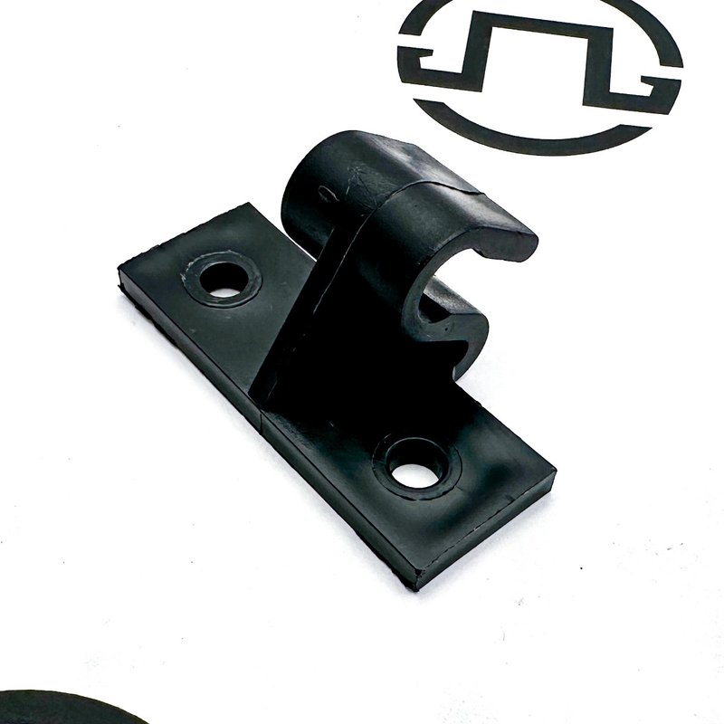 Clip, Sunvisor Rod, Black 1650244C1 - International