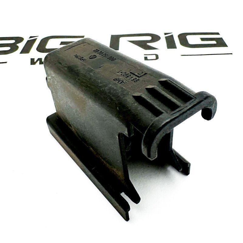 Cap - Connector 964590-1 - Amp Inc/Tyco Electronics