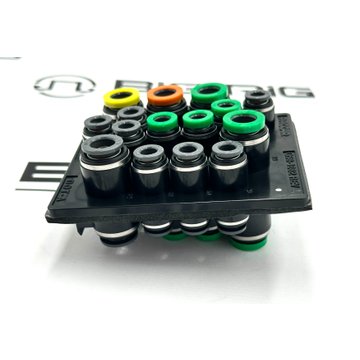 Manifold - Firewall Junction Block KV2X886 - Paccar
