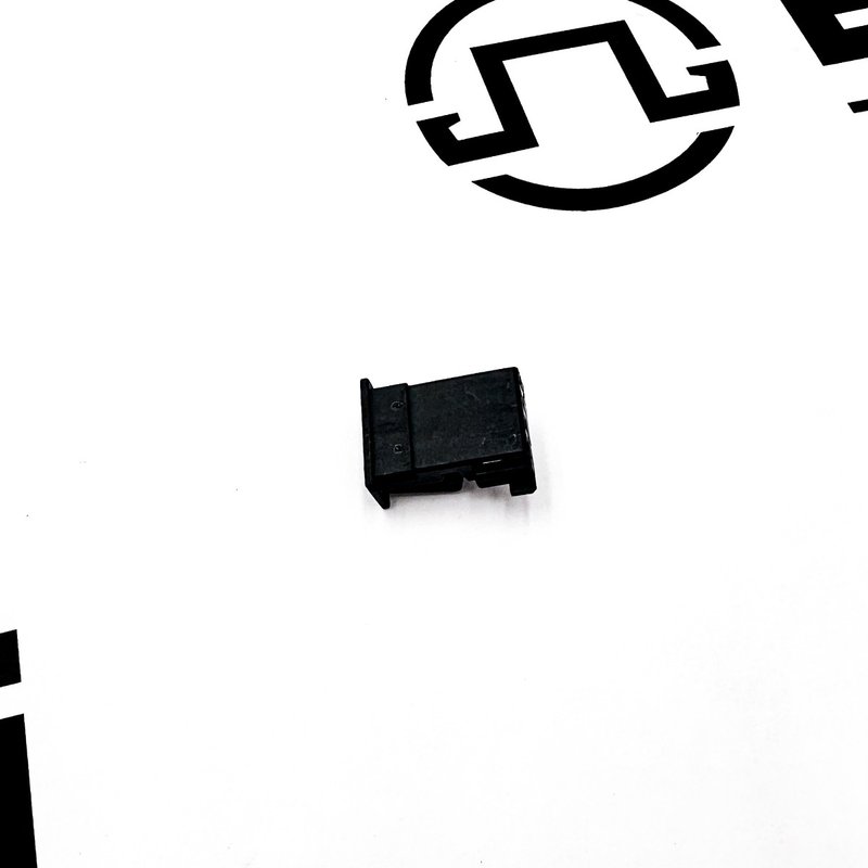 Plug - 4 Cavity, Micro Quadlock System, AI 1 1355397 1, Black 23-13151-401 - Freightliner