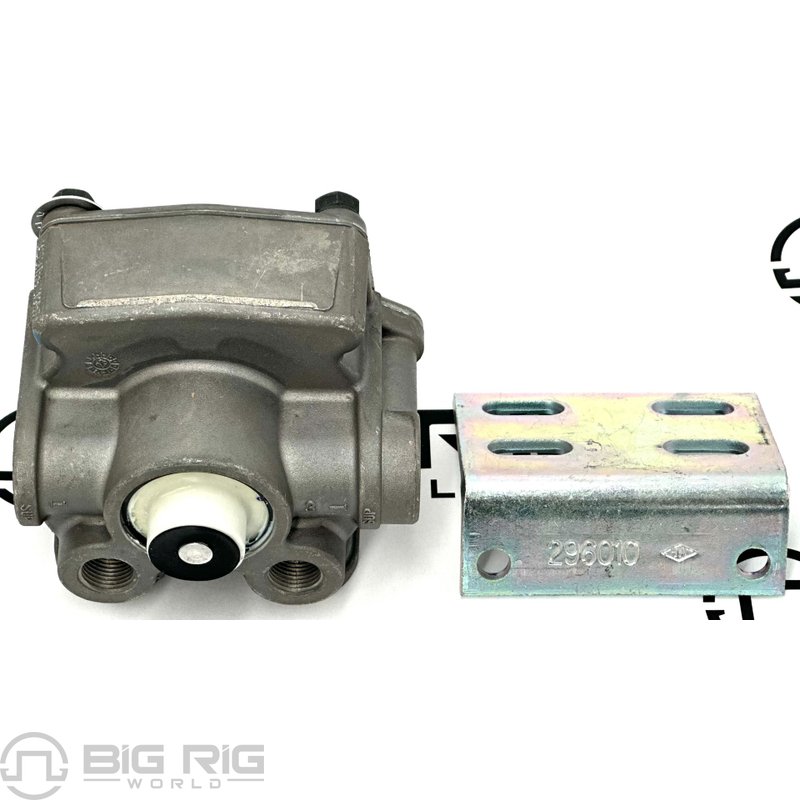 R-12P Pilot Relay Valve 065476 - Bendix