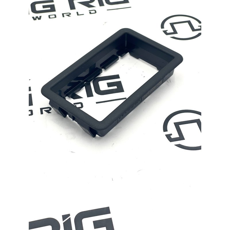 Bezel - Switch MUX PB S18-6052 - Peterbilt