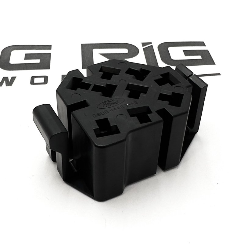 Connector D8UB-14489-AB - Freightliner